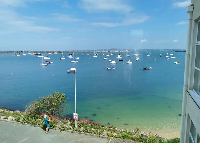 Marina Sea View Apt - Second Floor With Lift, Modern