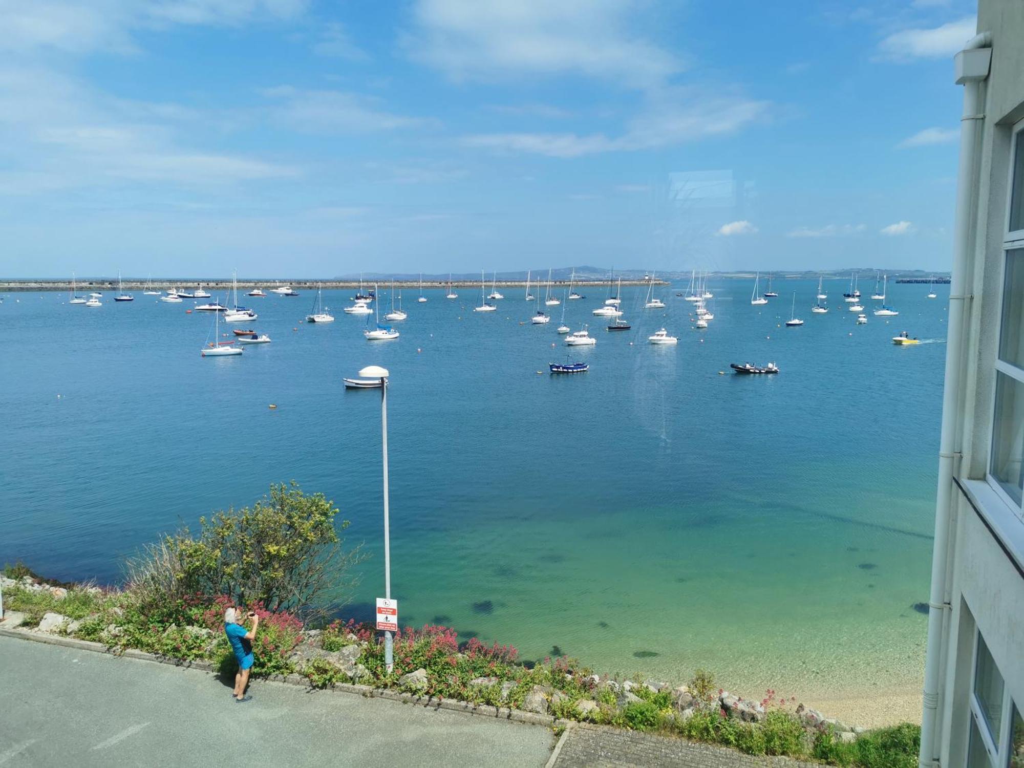 Marina Sea View - Second Floor With Lift, Modern Apartment Holyhead